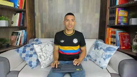 Snapshot of owenpierce1 chatting on 10-02-25, 11:28 Owen online show from 10-02-25, 11:28