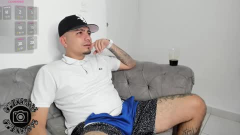 Snapshot of owensttone chatting on 10-15-25, 03:50 O W E N - S T O N E online show from 10-15-25, 03:50