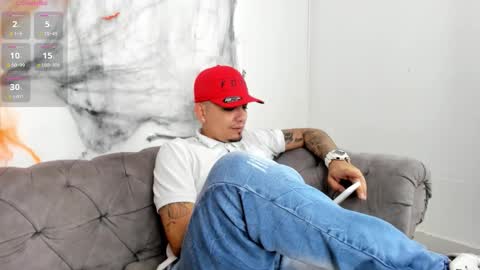 Snapshot of owensttone chatting on 11-03-25, 04:03 O W E N - S T O N E online show from 11-03-25, 04:03