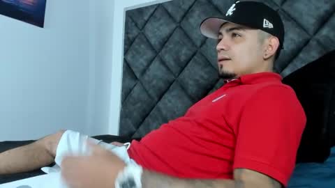 Snapshot of owensttone chatting on 11-13-25, 12:26 O W E N - S T O N E online show from 11-13-25, 12:26