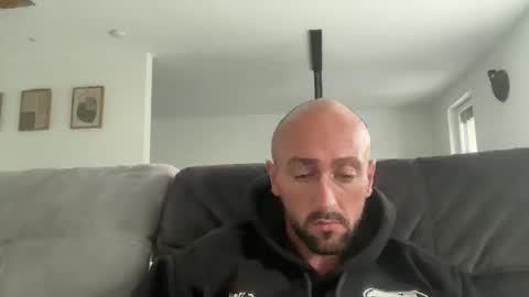 oxlade59 online show from 10-09-25, 03:54