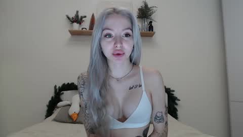Snapshot of oxsashabloomxo chatting on 12-06-24, 01:51 Sasha online show from 12-06-24, 01:51