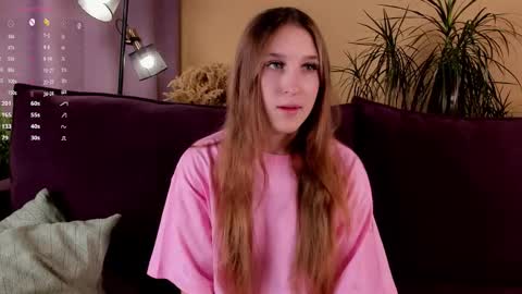 Snapshot of oziecarmona chatting on 09-13-25, 01:16 Caroline or just Lina online show from 09-13-25, 01:16