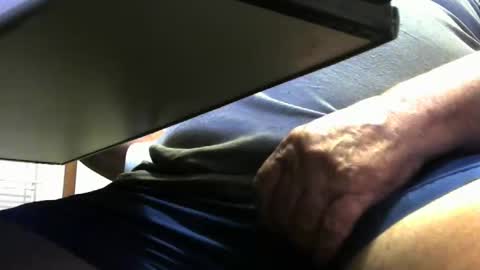 ozzienuts21153 online show from 02-24-26, 08:45