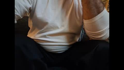 Snapshot of p326032 chatting on 11-11-25, 11:38 p326032 online show from 11-11-25, 11:38