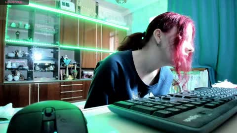 Ella online show from 12-28-24, 05:33