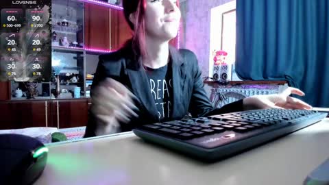 Ella online show from 01-11-25, 08:22