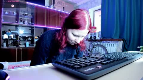 Ella online show from 01-15-25, 01:20