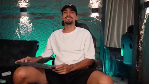 Snapshot of pablo_russoo chatting on 02-17-26, 12:40 pablo online show from 02-17-26, 12:40