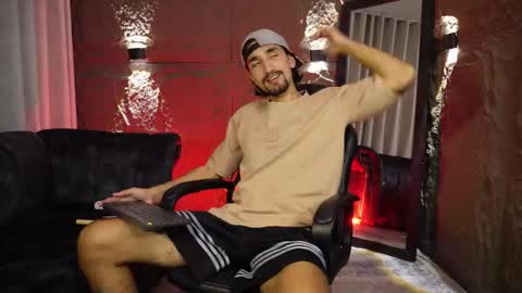 Snapshot of pablo_russoo chatting on 02-19-26, 03:02 pablo online show from 02-19-26, 03:02