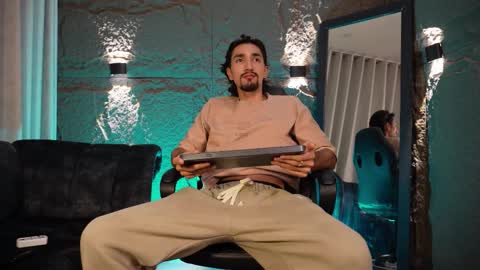 Snapshot of pablo_russoo chatting on 02-22-26, 03:07 pablo online show from 02-22-26, 03:07