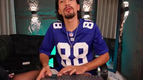 Snapshot of pablo_russoo chatting on 02-25-26, 02:10 pablo online show from 02-25-26, 02:10