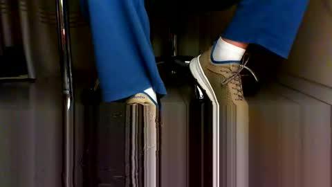 Snapshot of pablomenesssl chatting on 12-25-24, 04:32 Pablo Meness online show from 12-25-24, 04:32