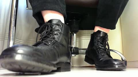 Snapshot of pablomenesssl chatting on 01-27-25, 04:01 Pablo Meness online show from 01-27-25, 04:01