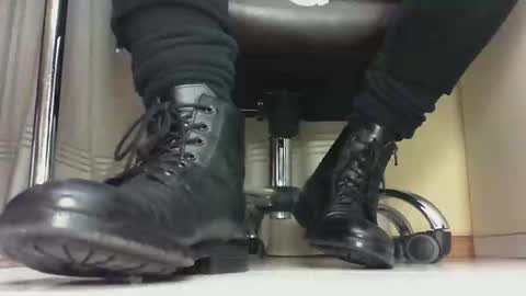 Snapshot of pablomenesssl chatting on 02-01-25, 01:02 Pablo Meness online show from 02-01-25, 01:02