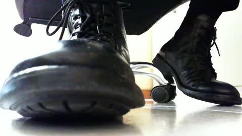 Snapshot of pablomenesssl chatting on 02-16-25, 02:10 Pablo Meness online show from 02-16-25, 02:10