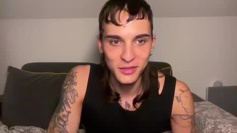 Snapshot of palm1stry chatting on 10-30-25, 10:10 Ayden online show from 10-30-25, 10:10