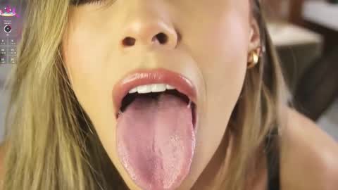 Snapshot of palmer_joness chatting on 11-05-25, 01:44 Palmer Joness online show from 11-05-25, 01:44