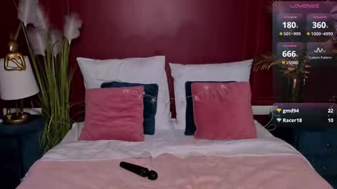 Snapshot of palmlora chatting on 12-13-25, 08:58 Kate online show from 12-13-25, 08:58