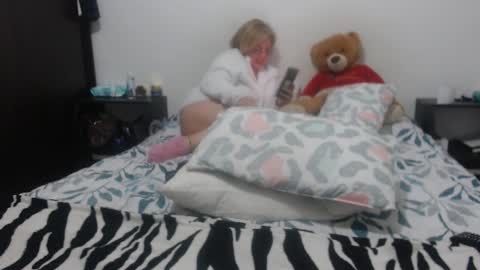 Snapshot of paloma_martin chatting on 01-30-25, 04:16 paloma online show from 01-30-25, 04:16