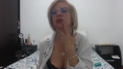 Snapshot of paloma_martin chatting on 02-13-25, 01:50 paloma online show from 02-13-25, 01:50