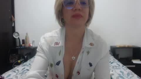 Snapshot of paloma_martin chatting on 02-13-25, 05:26 paloma online show from 02-13-25, 05:26