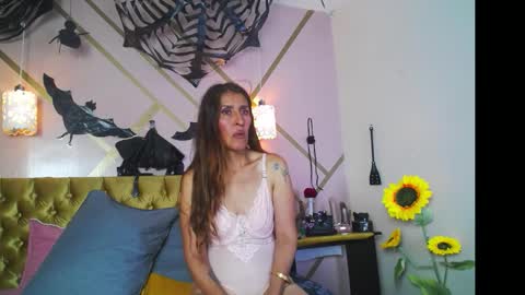 Paloma  online show from 10-05-25, 05:28
