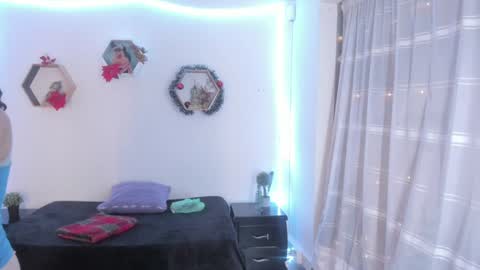 Snapshot of paloma_victory chatting on 12-08-24, 11:40 Paloma online show from 12-08-24, 11:40