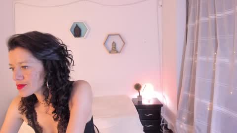 Snapshot of paloma_victory chatting on 02-04-25, 11:38 Paloma online show from 02-04-25, 11:38