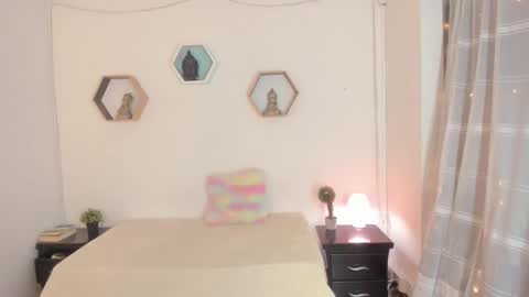 Snapshot of paloma_victory chatting on 02-15-25, 09:26 Paloma online show from 02-15-25, 09:26