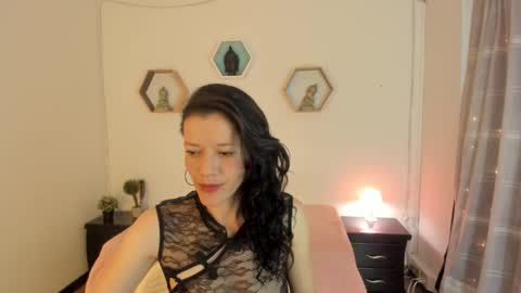 Snapshot of paloma_victory chatting on 11-21-25, 10:19 Paloma online show from 11-21-25, 10:19
