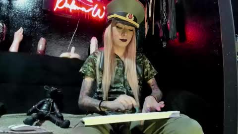 Snapshot of palomawells chatting on 10-24-25, 09:22 Paloma online show from 10-24-25, 09:22