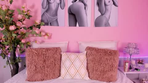 Pamela Duque  online show from 09-15-25, 08:09