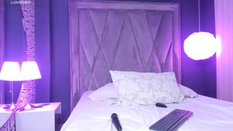 pamela_johnsonn online show from 11-09-25, 11:19