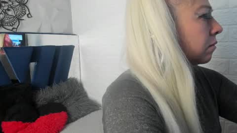 pamela velazco online show from 10-06-25, 12:46
