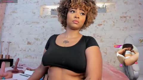 Snapshot of pamela_west chatting on 10-20-25, 07:03 Pamela West online show from 10-20-25, 07:03