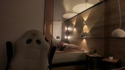 Snapshot of pamela_west chatting on 11-13-25, 07:57 Pamela West online show from 11-13-25, 07:57