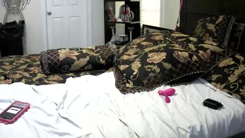 PAMELA GUNNS online show from 12-16-24, 06:49