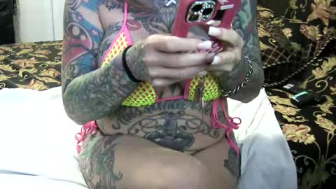 PAMELA GUNNS online show from 12-17-24, 07:26