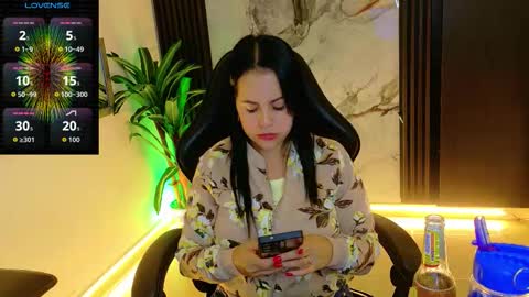 Snapshot of pamelajackson__ chatting on 10-29-25, 01:19 Paola online show from 10-29-25, 01:19