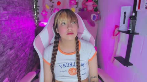 pamelajhonsom online show from 12-18-24, 04:17