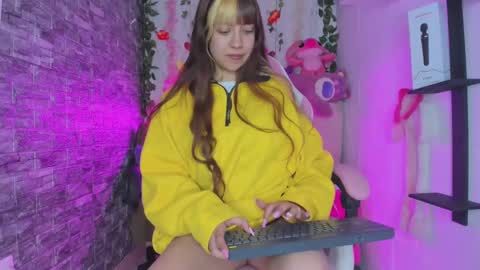 pamelajhonsom online show from 12-22-24, 05:56