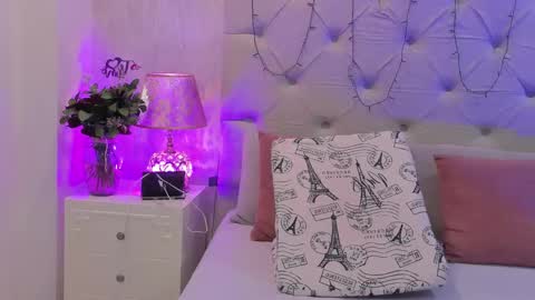 TELL ME PAMELLA AND GIVE ME A GOOD GRADE ITS IMPORTANT online show from 10-10-25, 12:04