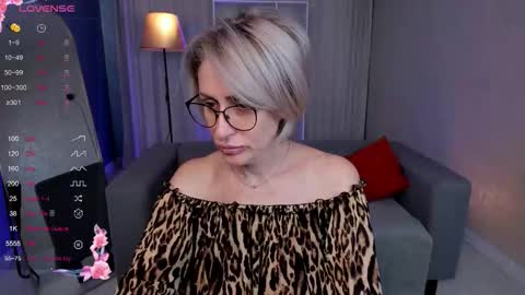 Snapshot of pamellamurphy chatting on 11-05-25, 06:35 pamellamurphy online show from 11-05-25, 06:35