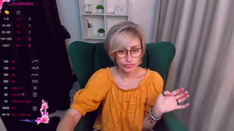 Snapshot of pamellamurphy chatting on 11-10-25, 05:06 pamellamurphy online show from 11-10-25, 05:06