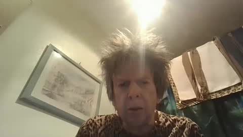 Snapshot of paminpantyhose chatting on 01-29-25, 05:56 paminpantyhose online show from 01-29-25, 05:56