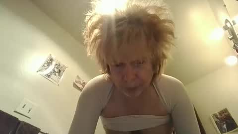 Snapshot of paminpantyhose chatting on 10-07-25, 06:16 paminpantyhose online show from 10-07-25, 06:16