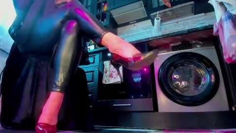 Snapshot of pani_qa chatting on 03-04-25, 08:35 sissy Lilit online show from 03-04-25, 08:35