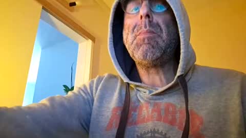 Snapshot of pansak1973 chatting on 02-22-25, 02:41 pansak1973 online show from 02-22-25, 02:41