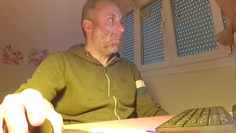 Snapshot of pansak1973 chatting on 03-12-25, 12:36 pansak1973 online show from 03-12-25, 12:36